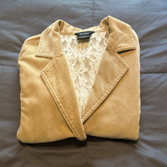 Eivissa Button Up Lace Ruffled Cropped Jacket - Picture 3 of 9